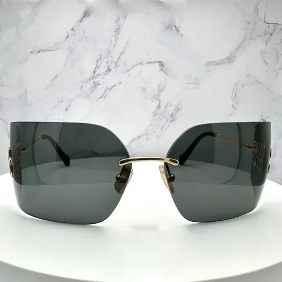 New MIU MIU Sunglasses - Picture 4 of 16